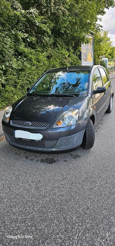 Gebraucht Ford Fiesta 60 PS (44 kW) 2005 Grau Kleinwagen
