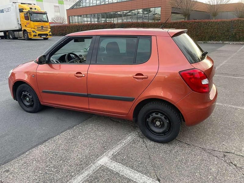 Gebraucht Skoda Fabia 60 PS (44 kW) 2008 Orange Limousine