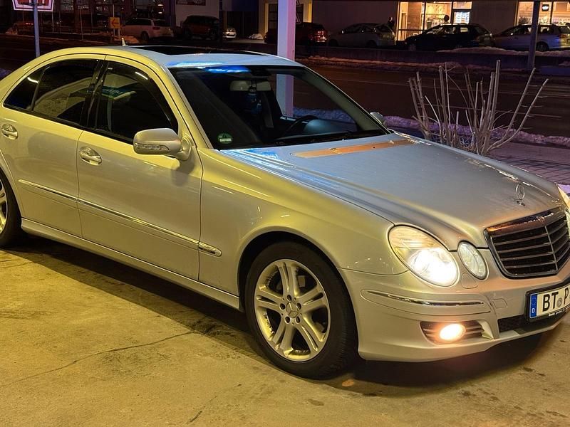 Gebraucht Mercedes E280 Avantgarde 231 PS (169 kW) 2006 Silber Limousine