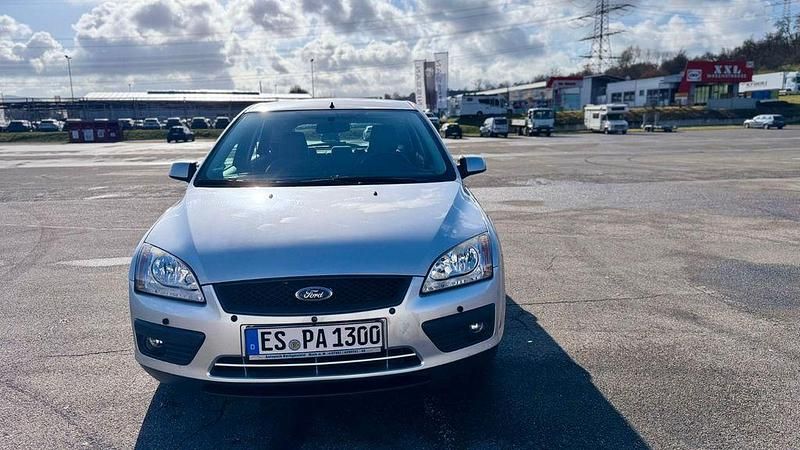 Gebraucht Ford Focus 116 PS (85 kW) 2008 Silber Limousine