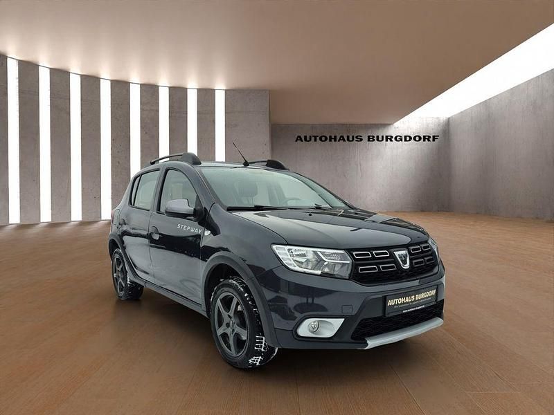 Gebraucht Dacia Sandero Prestige 90 PS (66 kW) 2019 Grau Limousine