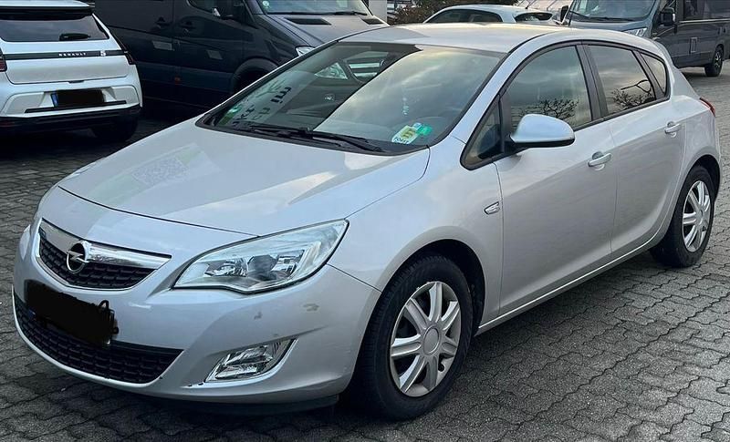 Gebraucht Opel Astra Selection 140 PS (102 kW) 2011 Grau Limousine