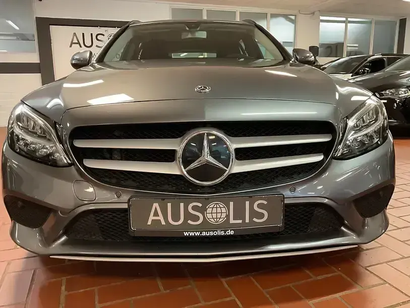 Gebraucht Mercedes C200 Business 160 PS (117 kW) 2021 Selenit grau metallic Kombi
