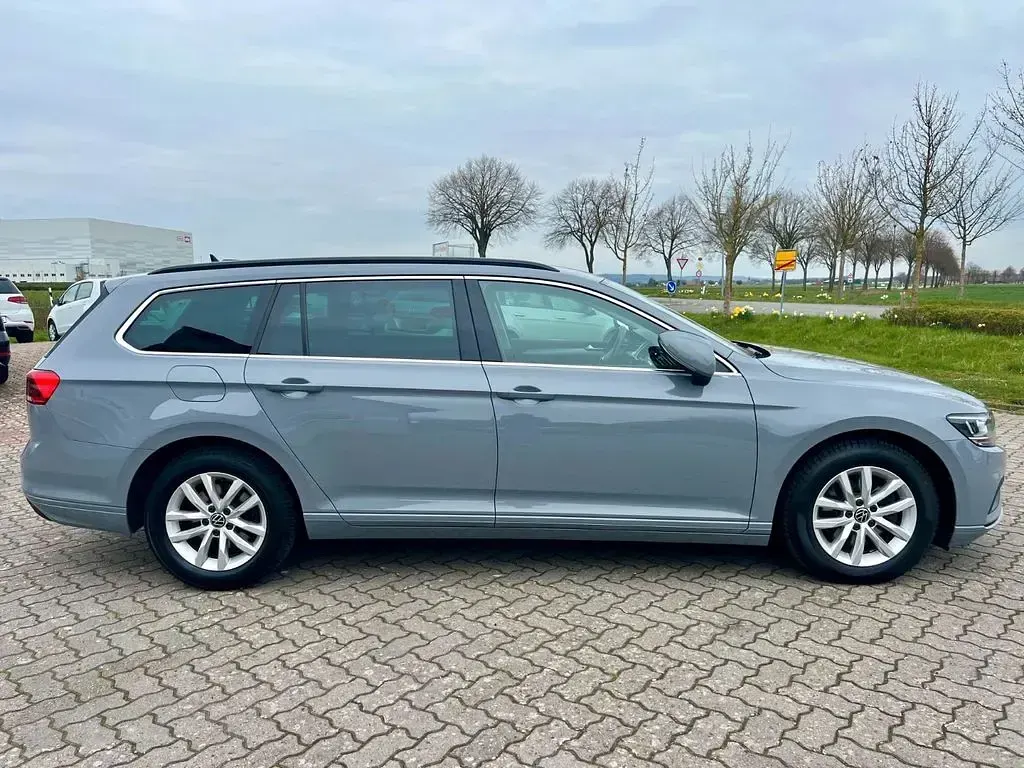 Second-hand VW Passat 150 CP (110 kW) 2023 Gri Break