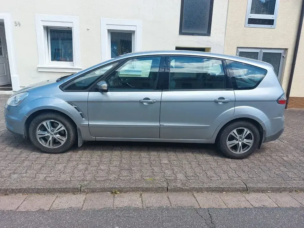 Gebraucht Ford S-MAX Trend 140 PS (102 kW) 2009 Silber Van / Kleinbus