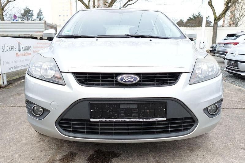 Usado Ford Focus Sport 116 CV (85 kW) 2009 Plateado Berlina