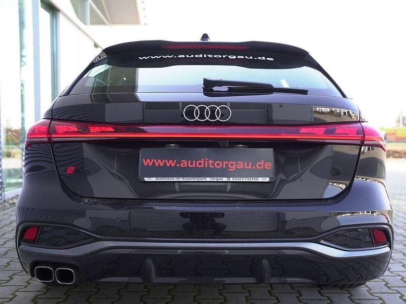 Gebraucht Audi A5 Ambiente 204 PS (150 kW) 2024 Mythosschwarz metallic Coupé
