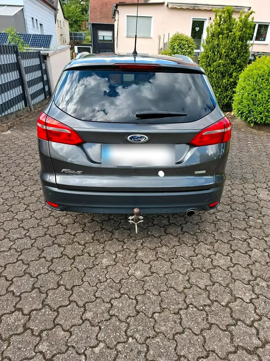 Gebraucht Ford Focus Titanium 150 PS (110 kW) 2015 Grau Kombi
