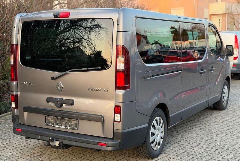 Gebraucht Renault Trafic 145 PS (106 kW) 2017 Grau Van / Kleinbus