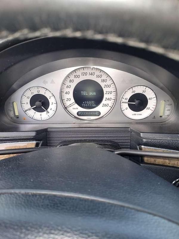 Schwarz Gebraucht 2009 Mercedes E280 Avantgarde Limousine | 4.500 € (Guter Preis) - Bild 1/4