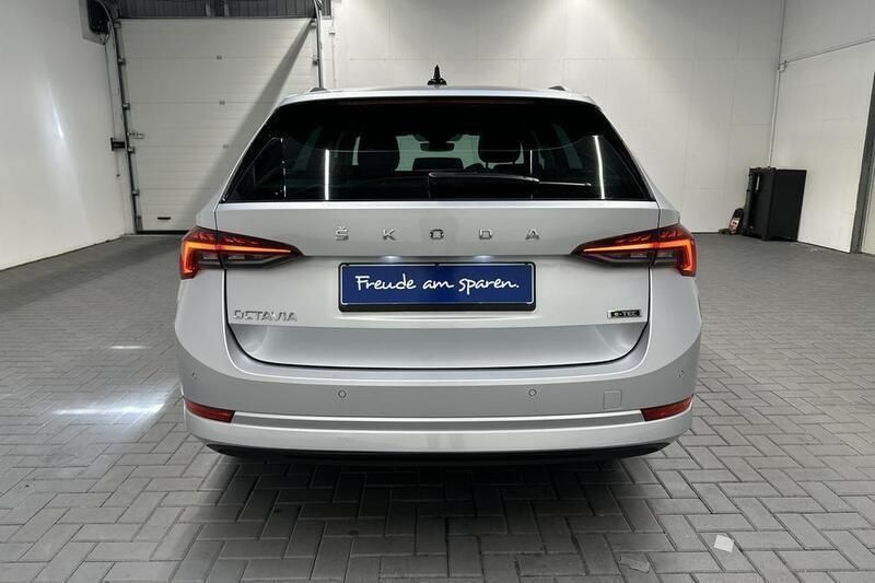 Gebraucht Skoda Octavia Style 150 PS (110 kW) 2021 Silber (brilliantsilbermet.) Kombi