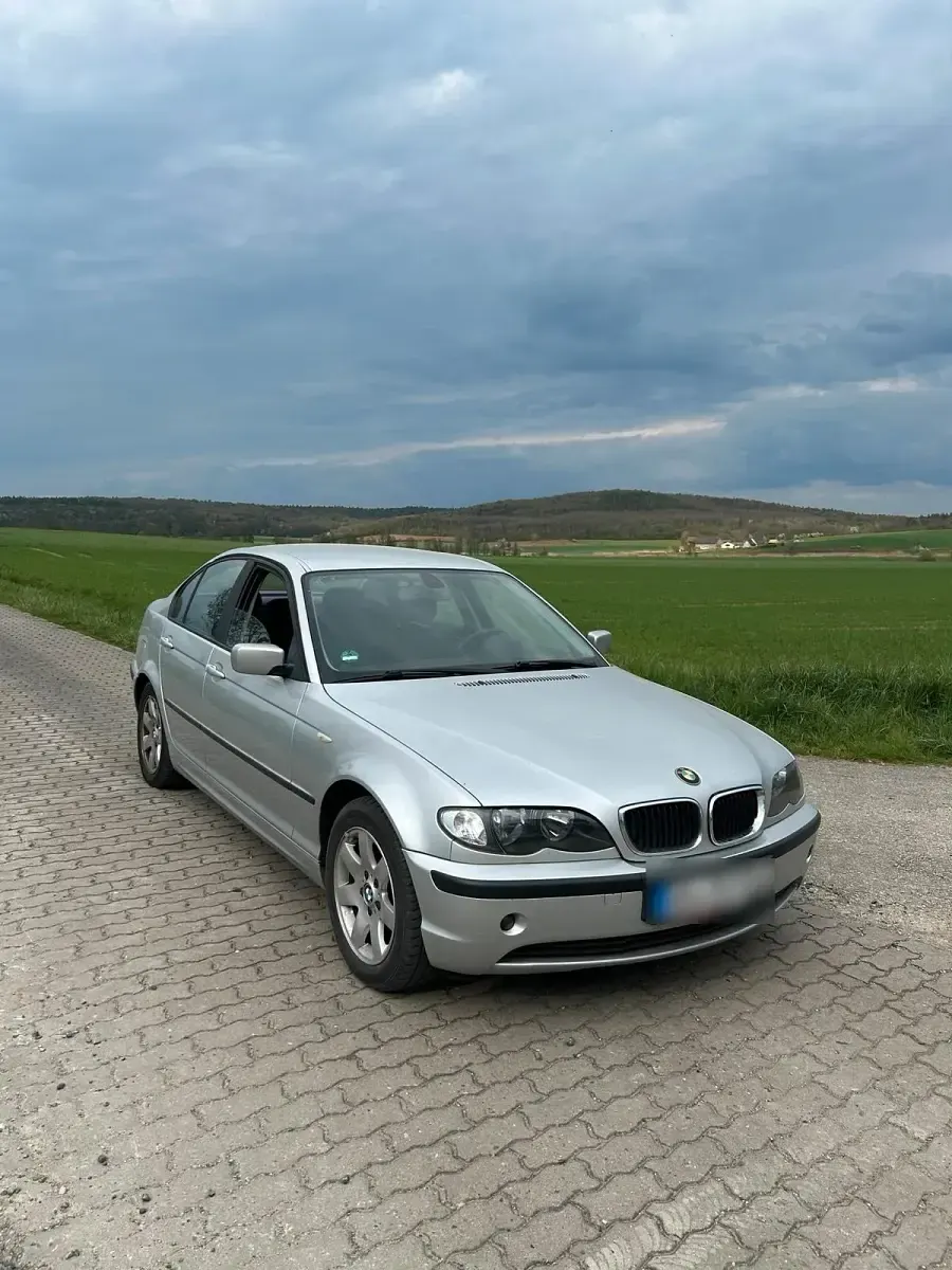 Gebraucht BMW 318 143 PS (105 kW) 2003 Silber Limousine