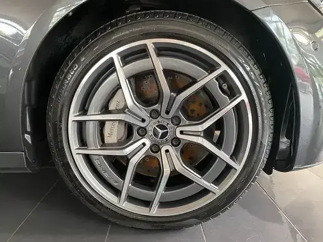 Gebraucht Mercedes E400 AMG 330 PS (242 kW) 2021 Grau Limousine