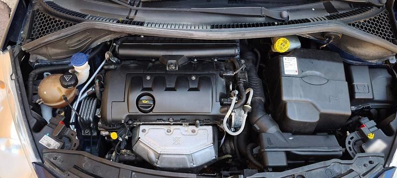 Gebraucht Peugeot 207 95 PS (69 kW) 2008 Blau Kleinwagen