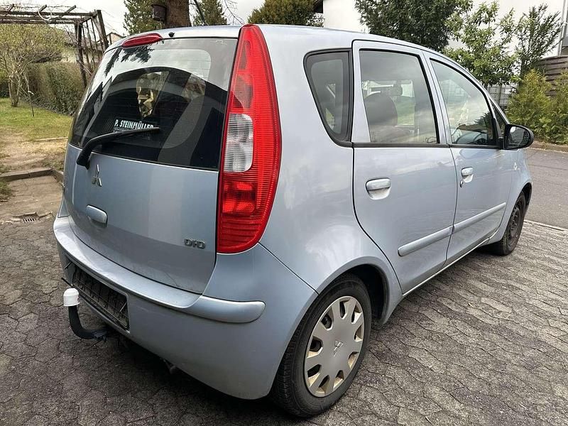 Gebraucht Mitsubishi Colt Invite 95 PS (69 kW) 2007 Grau Kleinwagen