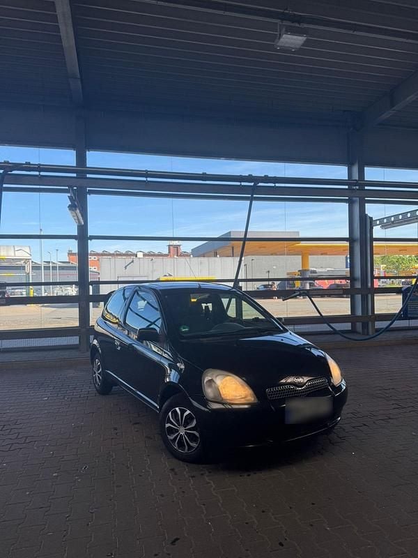 Gebraucht Toyota Yaris 75 PS (55 kW) 2000 Schwarz Kleinwagen
