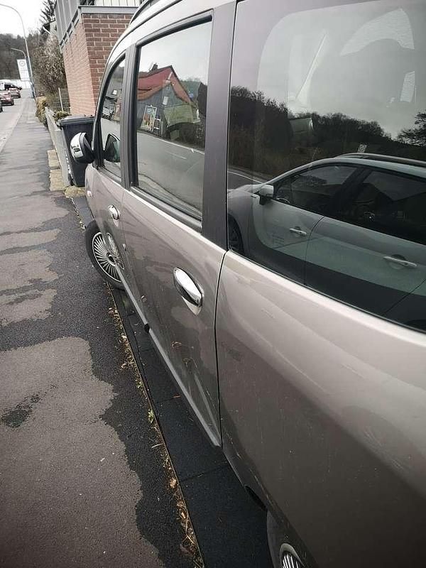 Gebraucht Dacia Lodgy 83 PS (61 kW) 2013 Bronze Van / Kleinbus