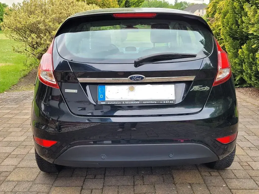 Gebraucht Ford Fiesta Titanium 101 PS (74 kW) 2014 Schwarz Kleinwagen