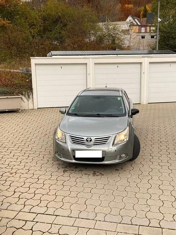 Grau Gebraucht 2009 Toyota Avensis Executive Kombi | 3.700 € (Fairer Preis) - Bild 1/4