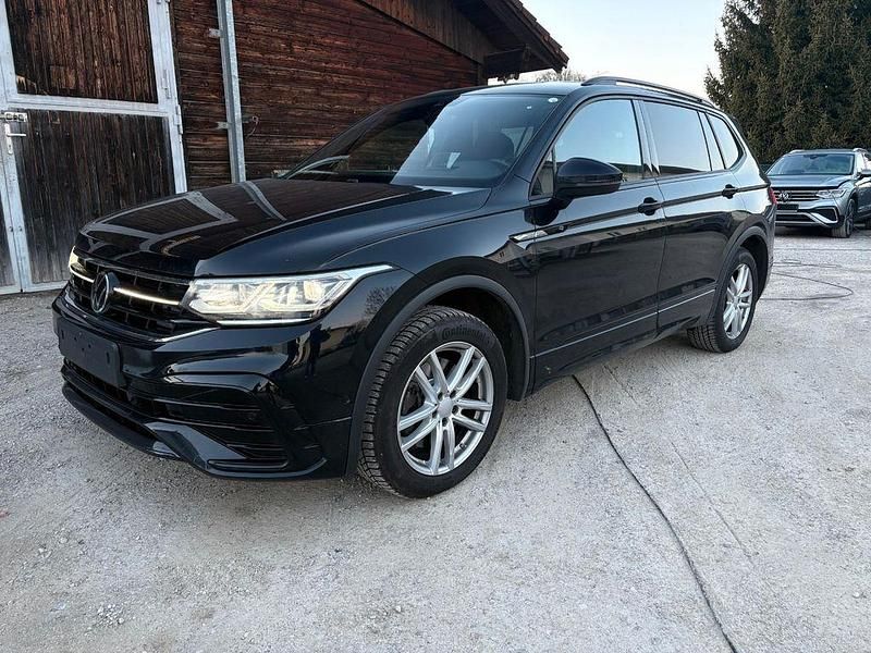 Deep black Gebraucht 2022 VW Tiguan Allspace R-line SUV | 29.650 € (Fairer Preis) - Bild 1/4