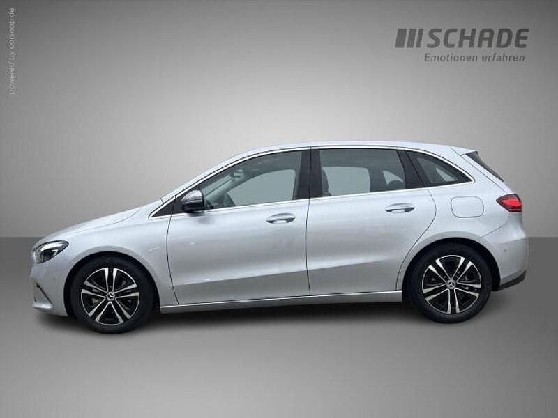 Gebraucht Mercedes B180 Progressive 116 PS (85 kW) 2024 Silber Van / Kleinbus