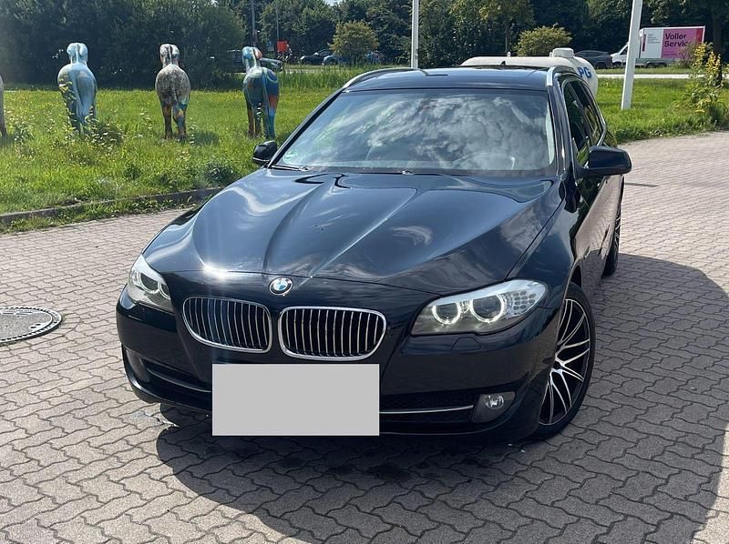 Schwarz Gebraucht 2010 BMW 530 Kombi | 9.900 € (Fairer Preis) - Bild 1/4
