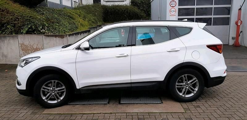 Weiß Gebraucht 2018 Hyundai Santa Fe SUV | 17.500 € - Bild 1/4