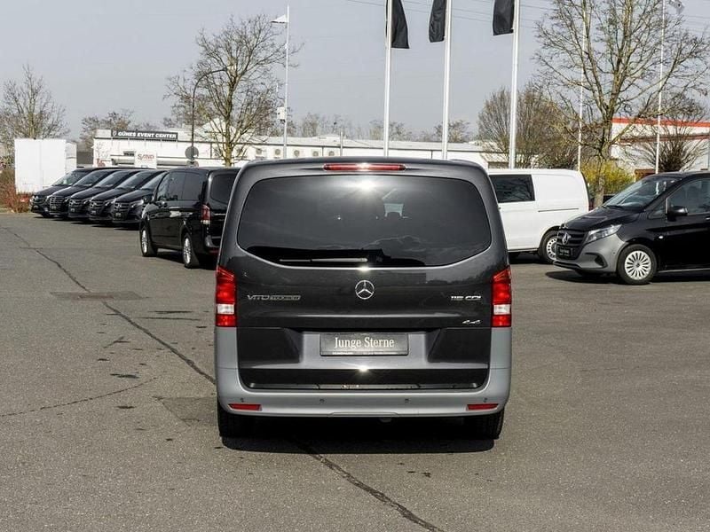 Second-hand Mercedes Vito 163 CP (119 kW) 2025 Gri Van