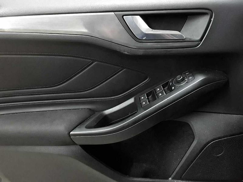 Gebraucht Ford Focus Titanium 120 PS (88 kW) 2022 Agate black metallic Kombi