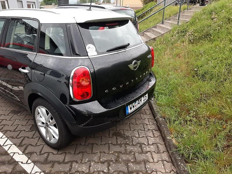 Second-hand Mini Countryman 112 CP (82 kW) 2014 Negru SUV