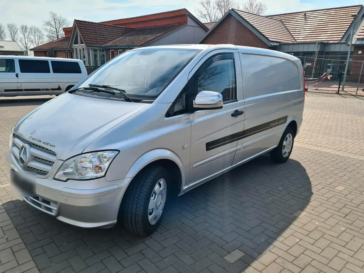 Gebraucht Mercedes Vito 95 PS (69 kW) 2014 Silber Van