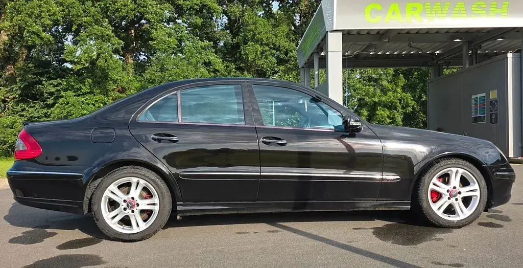 Gebraucht Mercedes E300 Avantgarde 211 PS (155 kW) 2008 Schwarz Limousine