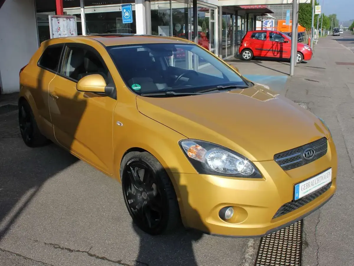 Gebraucht Kia ProCeed EX 126 PS (92 kW) 2008 Granadagelb Kleinwagen