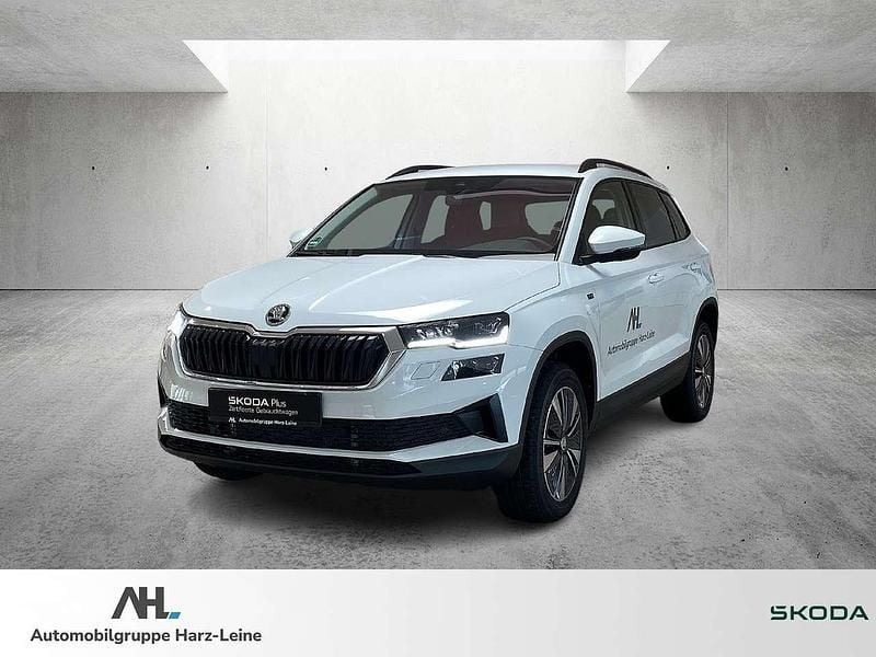 Weiß Gebraucht 2025 Skoda Karoq Drive SUV | 31.450 € (Guter Preis) - Bild 1/4
