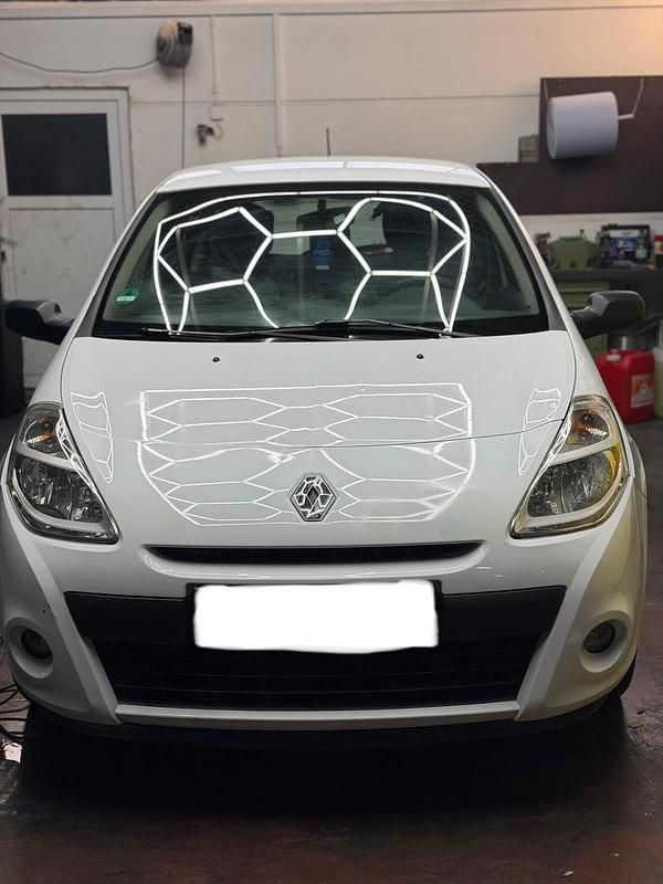 Gebraucht Renault Clio II 75 PS (55 kW) 2009 Weiß Kleinwagen