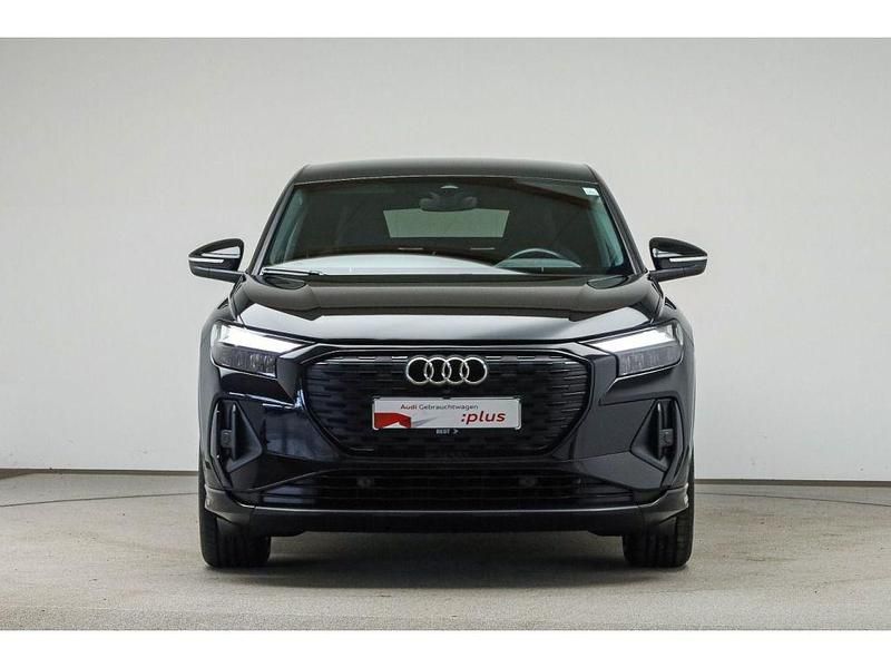 Gebraucht Audi e-tron S-Line 125 kW (170 PS) 2022 Mythosschwarz metallic (metallic) SUV