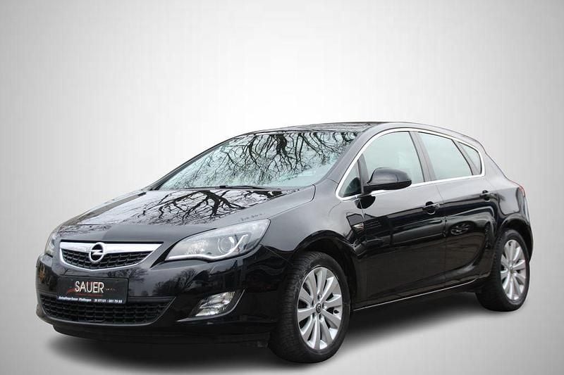 Gebraucht Opel Astra Innovation 179 PS (131 kW) 2011 Schwarz Limousine