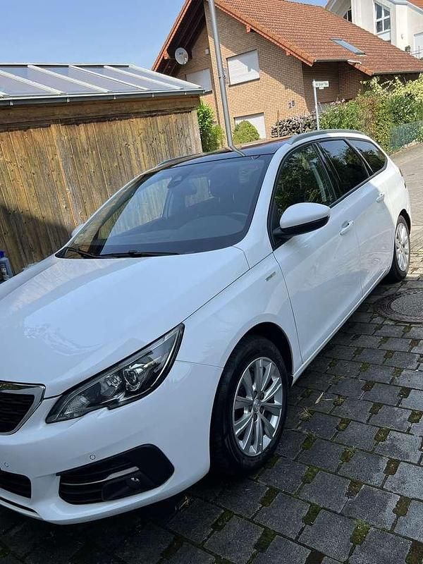 Weiß Gebraucht 2019 Peugeot 308 Style Kombi | 8.000 € (Fairer Preis) - Bild 1/4