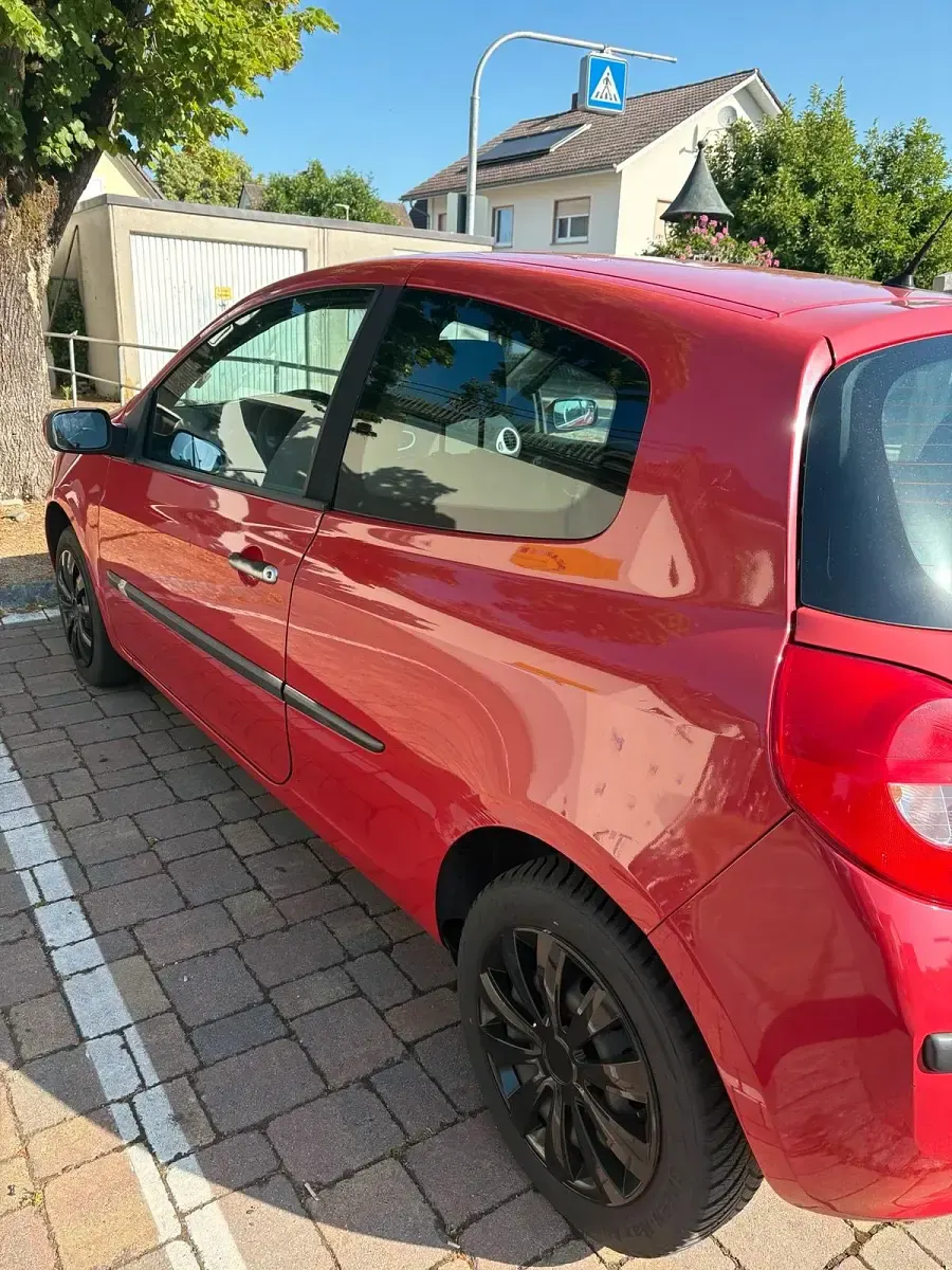 Gebraucht Renault Clio 75 PS (55 kW) 2007 Rot Kleinwagen