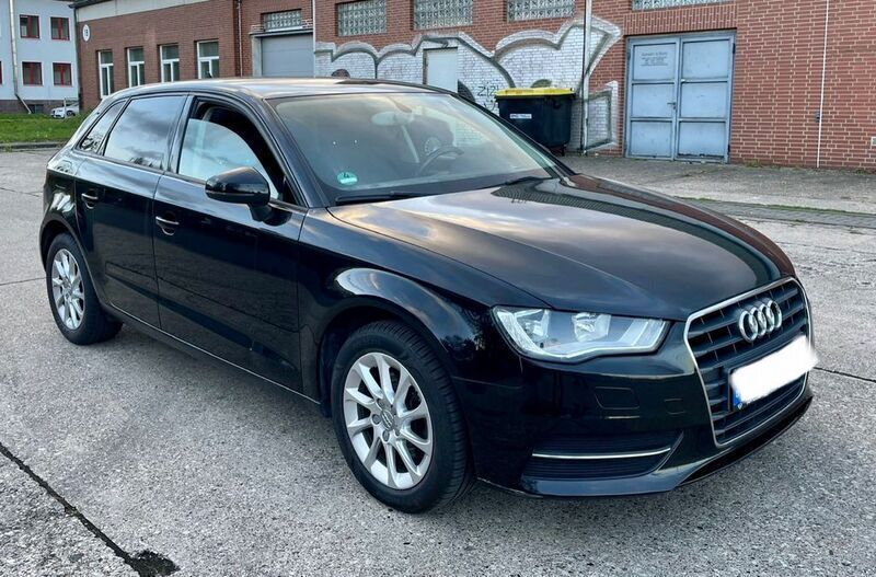Schwarz Gebraucht 2015 Audi A3 Ambiente Limousine | 12.800 € (Fairer Preis) - Bild 1/4