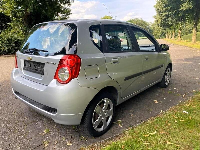 Gebraucht Chevrolet Aveo 84 PS (61 kW) 2009 Silber Kleinwagen