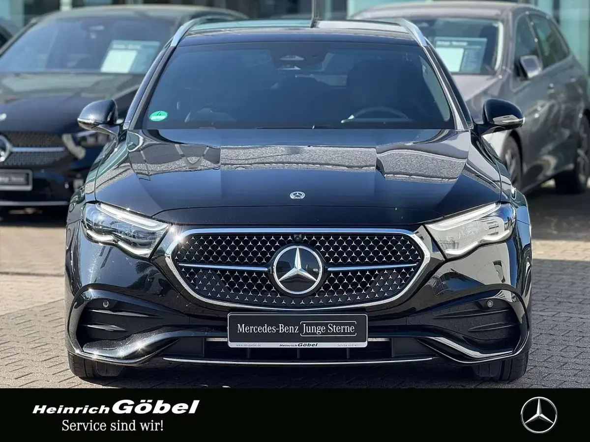Gebraucht Mercedes E220 AMG 197 PS (144 kW) 2025 Schwarz Limousine