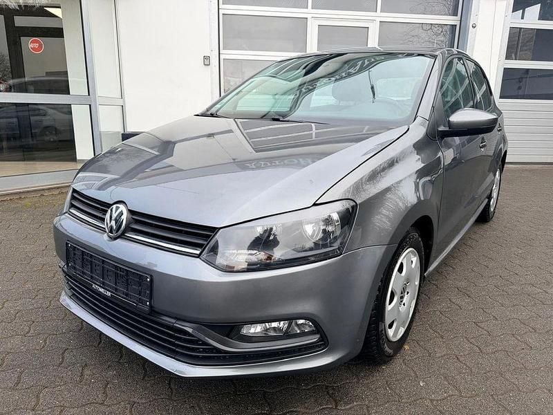 Grau Gebraucht 2017 VW Polo Trendline Limousine | 6.500 € (Guter Preis) - Bild 1/4