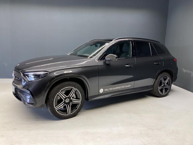 Grau Gebraucht 2024 Mercedes GLC300e AMG SUV | 76.350 € (Teuer) - Bild 1/4