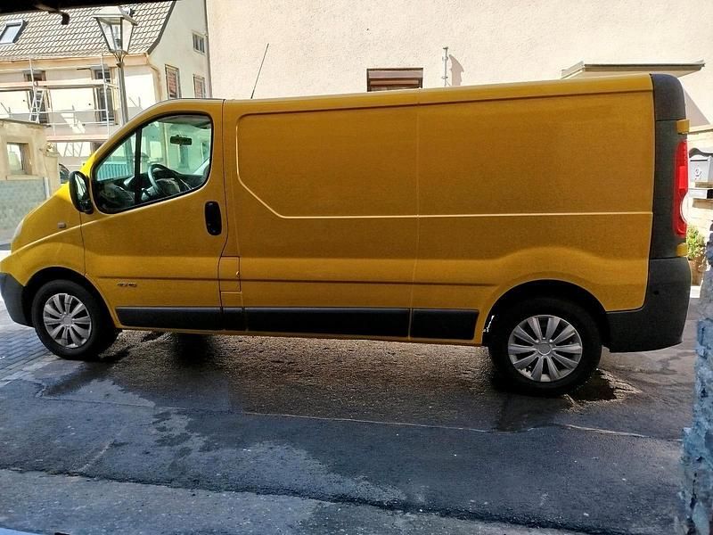 Gebraucht Renault Trafic 114 PS (83 kW) 2012 Gelb Van / Kleinbus
