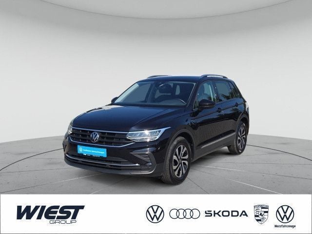 Deep black perleffekt Gebraucht 2022 VW Tiguan Active SUV | 26.990 € (Guter Preis) - Bild 1/4