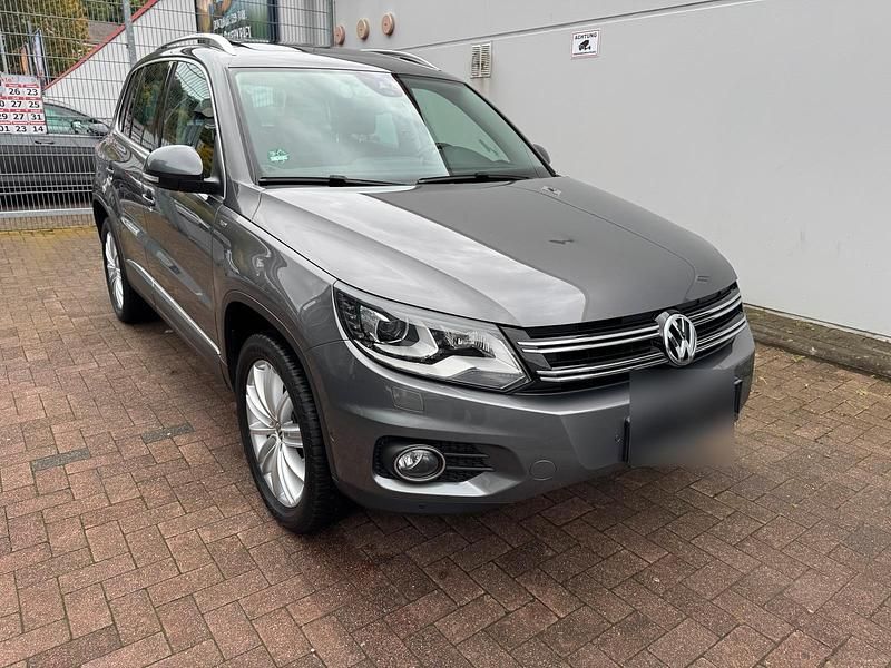 Grau Gebraucht 2015 VW Tiguan Cup SUV | 14.250 € (Guter Preis) - Bild 1/4