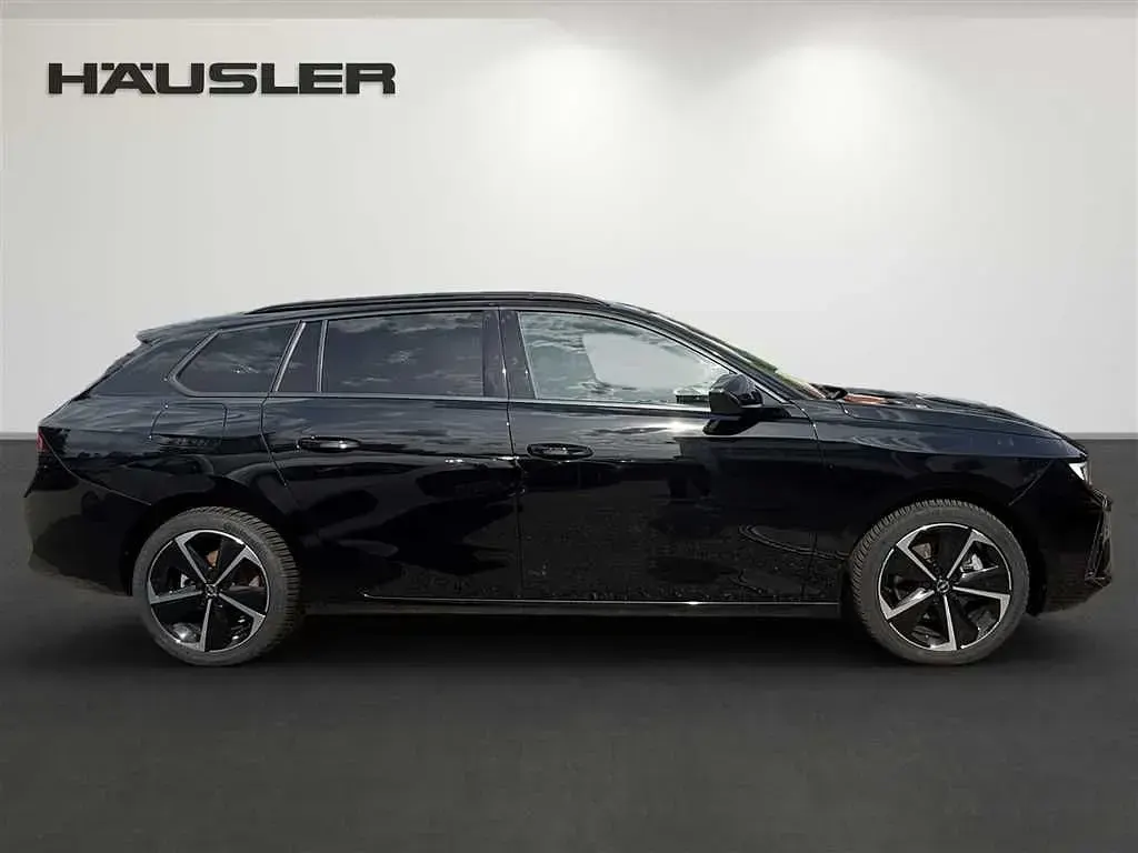 Gebraucht Opel Astra 131 PS (96 kW) 2024 Schwarz Kleinwagen