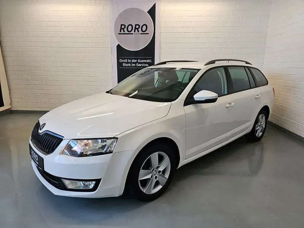 Gebraucht Skoda Octavia Ambition 105 PS (77 kW) 2015 Weiß Kombi