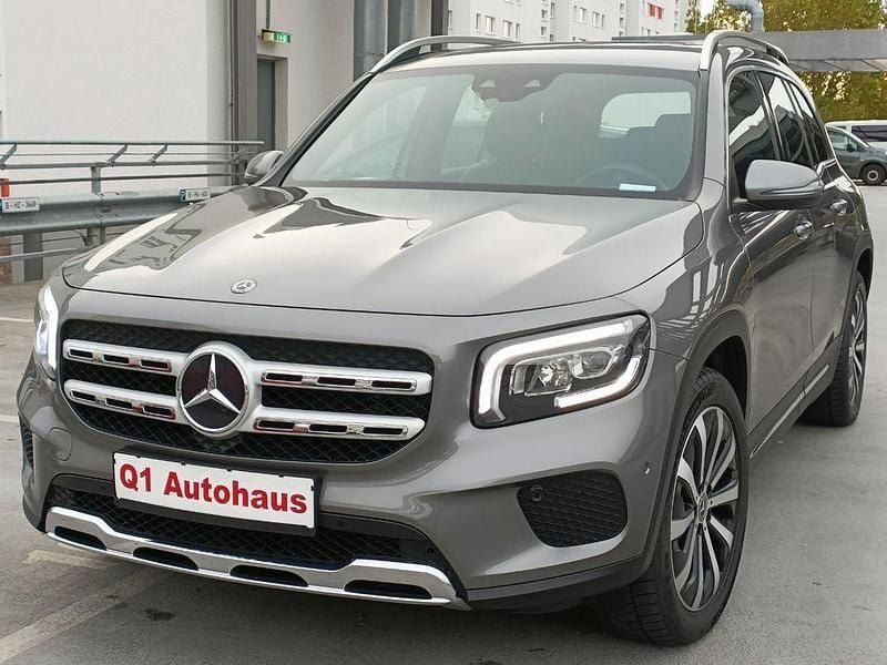 Mountaingrau Gebraucht 2021 Mercedes GLB180 SUV | 26.690 € (Guter Preis) - Bild 1/4
